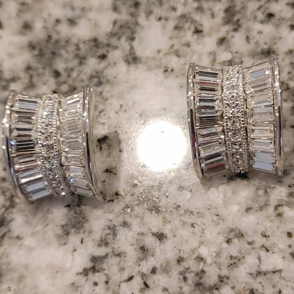 Nolan Miller stud earrings with backs, signed - Picture 7 of 16